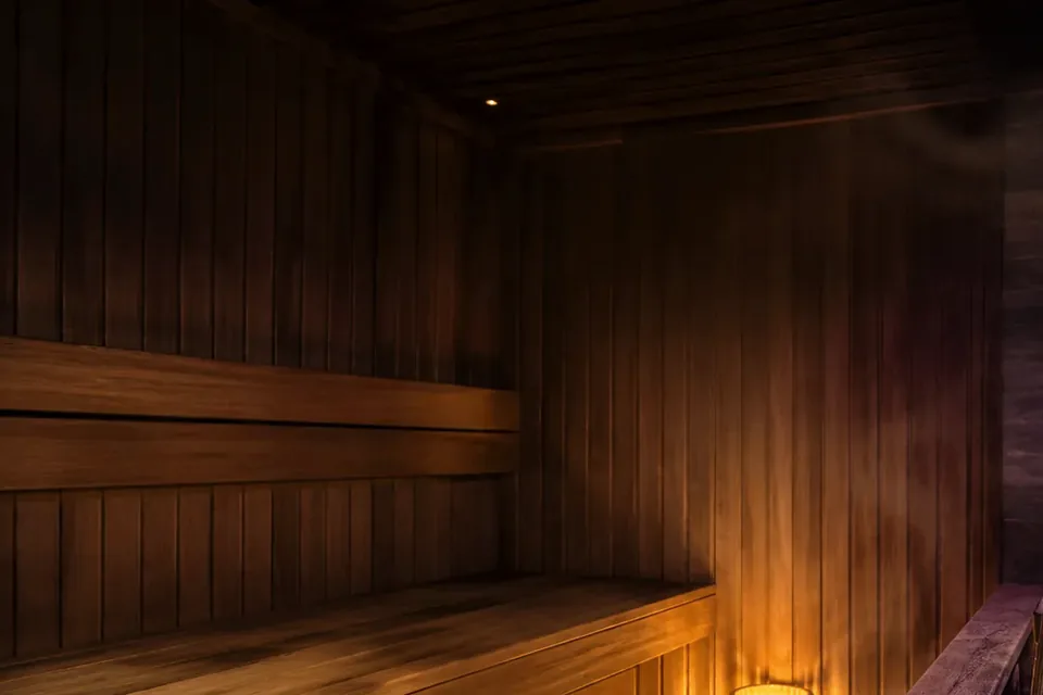 Elena Masaj Salonu, Zeytinburnu — sauna sedir bölümü